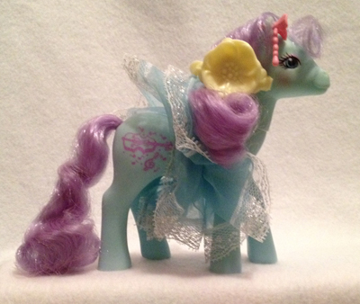 Daisy
          Dancer with accessories