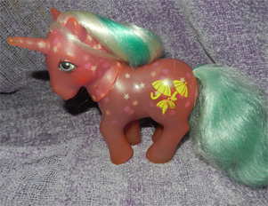 Dazzleglow (Pink
              hearts/Aqua hair)