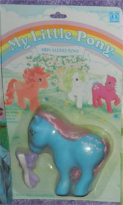 Bow Tie on
              German Card